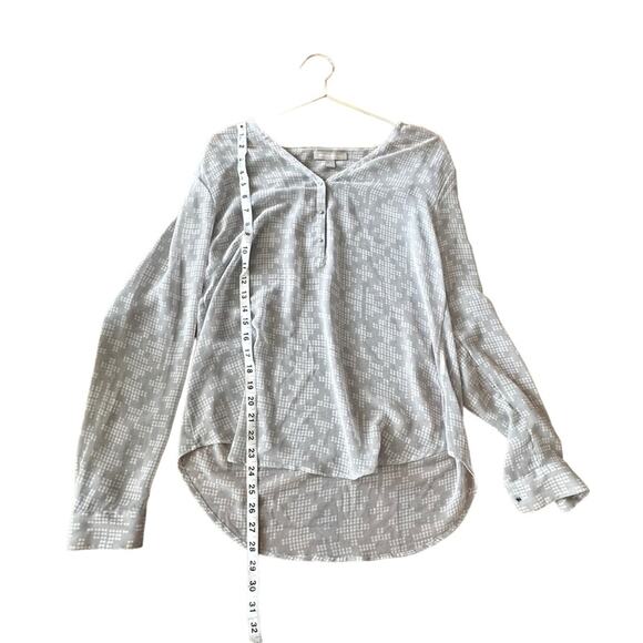 Banana Republic Semi-Sheer Popover Blouse - Size Medium - Picture 2 of 6